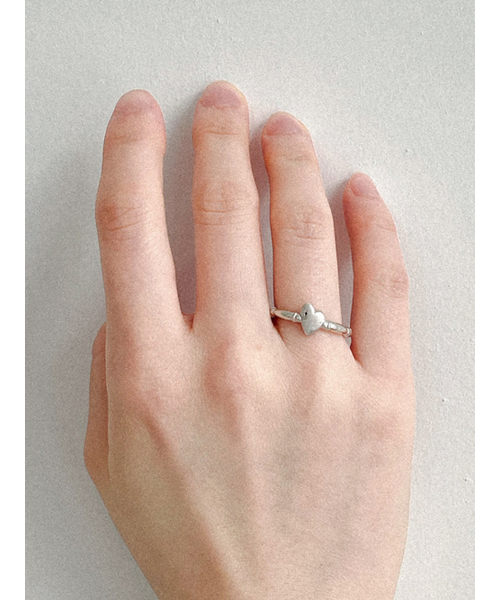 OVERGREY(オーバー グレイ)の「Sparkling Heart Ring(リング・レディース・その他・20号/15号/16号/14号/17号/18号/19号/7号/10号/12号/11号/9号/8号/13号)」の2枚目の写真