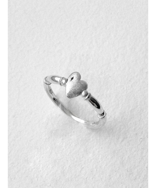 OVERGREY(オーバー グレイ)の「Sparkling Heart Ring(リング・レディース・その他・20号/15号/16号/14号/17号/18号/19号/7号/10号/12号/11号/9号/8号/13号)」の3枚目の写真