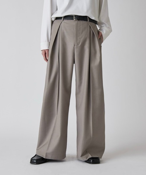 Lui's（ルイス）の「【Neucon】CROSS TUCK CENTER PRESS WIDE SLACKS  / クロスタックセンタープレスワイドスラックス / セットアップ対応（スラックス・メンズ・グレー/ブラック・1/2）」の16枚目の写真