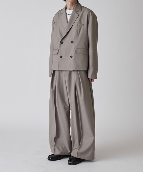 Lui's（ルイス）の「【Neucon】CROSS TUCK CENTER PRESS WIDE SLACKS  / クロスタックセンタープレスワイドスラックス / セットアップ対応（スラックス・メンズ・グレー/ブラック・1/2）」の22枚目の写真