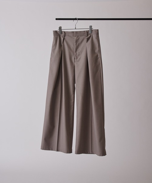Lui's(ルイス)の「【Neucon/ニューコン】CROSS TUCK CENTER PRESS WIDE SLACKS / クロスタックセンタープレスワイドスラックス(スラックス・メンズ・グレー/ブラック・1/2)」の22枚目の写真