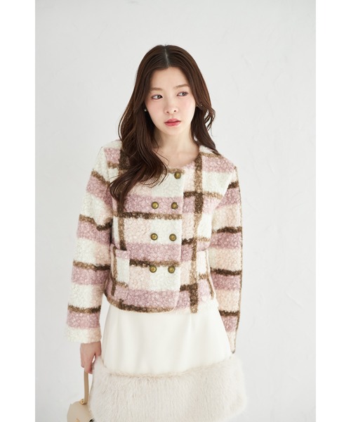 tocco closet（トッコ　クローゼット）の「【ZOZO限定】チェックボアノーカラーショートコート（ノーカラーコート・レディース・グレー/ピンク/モカ・M）」の13枚目の写真