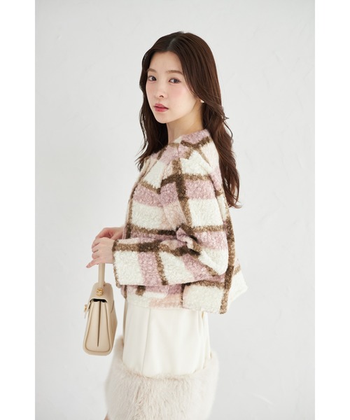 tocco closet（トッコ　クローゼット）の「【ZOZO限定】チェックボアノーカラーショートコート（ノーカラーコート・レディース・グレー/ピンク/モカ・M）」の9枚目の写真