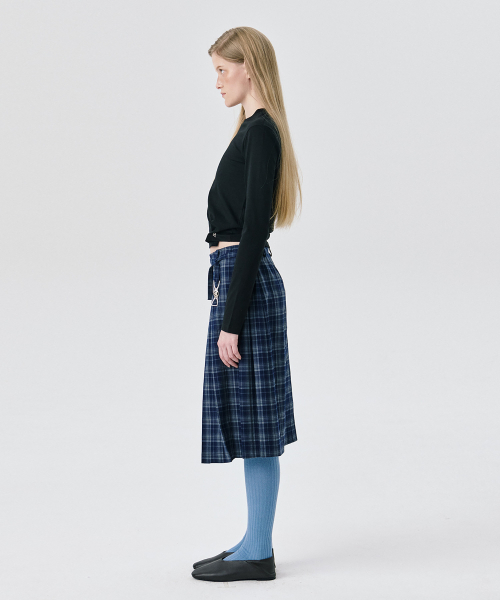 WNDERKAMMER(ブンダーカンマー)の「25プリーツスカート_ネイビー(スカート・レディース・その他・S/M)」の3枚目の写真