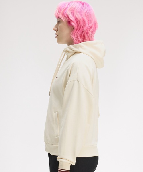 FRED PERRY(フレッドペリー)の「Tipped Hooded Sweatshirt/ティップラインフードスウェットシャツ(スウェット・レディース・ベージュ/ブラック・10)」の8枚目の写真