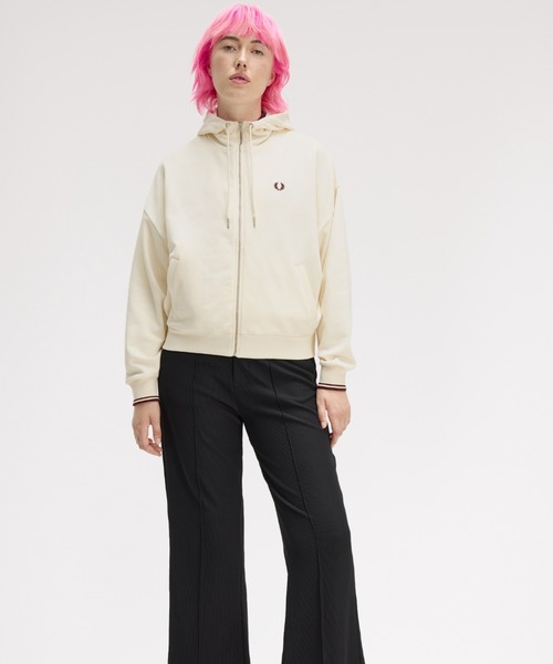FRED PERRY(フレッドペリー)の「Tipped Hooded Sweatshirt/ティップラインフードスウェットシャツ(スウェット・レディース・ベージュ/ブラック・10)」の3枚目の写真