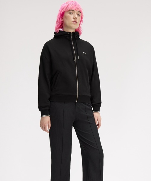 FRED PERRY(フレッドペリー)の「Tipped Hooded Sweatshirt/ティップラインフードスウェットシャツ(スウェット・レディース・ベージュ/ブラック・10)」の11枚目の写真