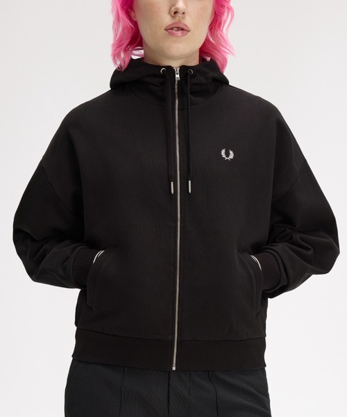 FRED PERRY(フレッドペリー)の「Tipped Hooded Sweatshirt/ティップラインフードスウェットシャツ(スウェット・レディース・ベージュ/ブラック・10)」の12枚目の写真