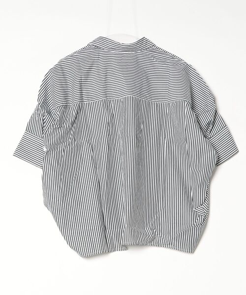 BANANA REPUBLIC FACTORY STORE(バナナリパブリック ファクトリーストア)の「BANANA REPUBLIC FACTORY STORE 日本限定 ドレーピー カラード プルオーバー ポプリンシャツ(シャツ/ブラウス・レディース・ホワイト/ホワイト×ネイビー・L/M/S/XS)」の5枚目の写真