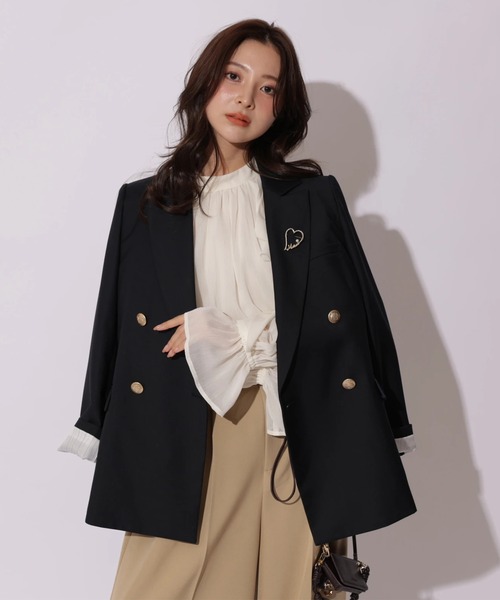 Apuweiser-riche（アプワイザーリッシェ）の「ハートブローチテーラージャケット（その他アウター・レディース・ネイビー・2/1）」の3枚目の写真