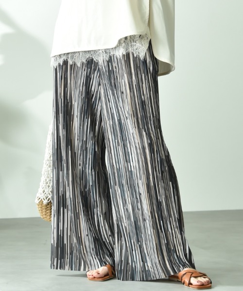 INTERPLANET(インタープラネット)の「カットスムースプリーツパンツ(その他パンツ・レディース・グリーン/ブラック系その他・FREE)」の2枚目の写真