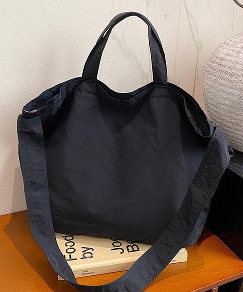 VIBGYOR(ヴィブジョー)の「urbanfemine./大人カジュアル 大容量 軽量 2way ショルダーバッグ U7603(ショルダーバッグ・レディース・パープル/カーキ/ブラック/イエロー・FREE)」の5枚目の写真