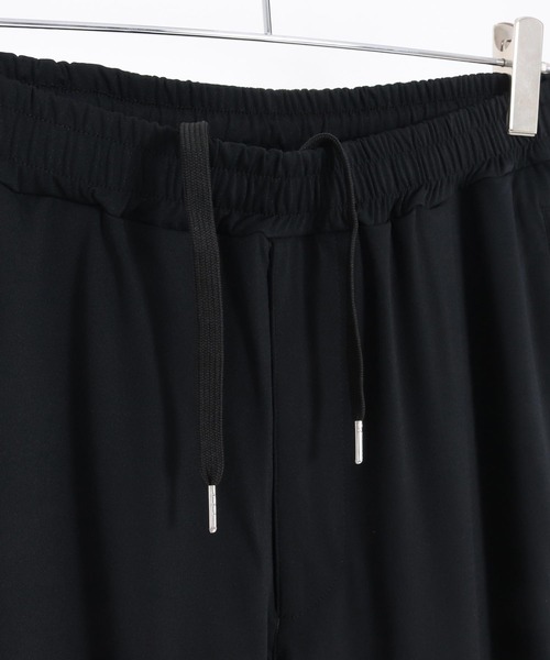 GLIMCLAP（グリムクラップ）の「mp14559-Airy Smooth Fabric Relaxed Fit Joggers ジョガーパンツ(201-029-gls-cg)（その他パンツ・メンズ・ブラック/ベージュ/チャコール・L/M/S）」の11枚目の写真