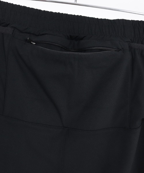 GLIMCLAP（グリムクラップ）の「mp14559-Airy Smooth Fabric Relaxed Fit Joggers ジョガーパンツ(201-029-gls-cg)（その他パンツ・メンズ・ブラック/ベージュ/チャコール・L/M/S）」の17枚目の写真