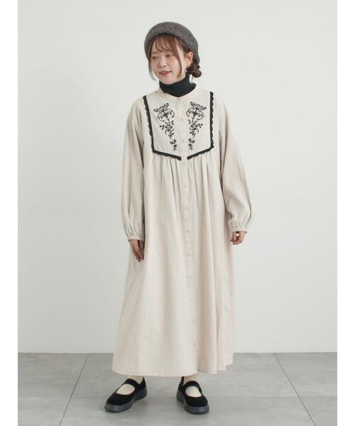 Samansa Mos2(サマンサ モスモス)の「【S/Mサイズ】切替配色刺繍ワンピース(ワンピース・レディース・モカ/ベージュ/ブラック・M/S)」の15枚目の写真