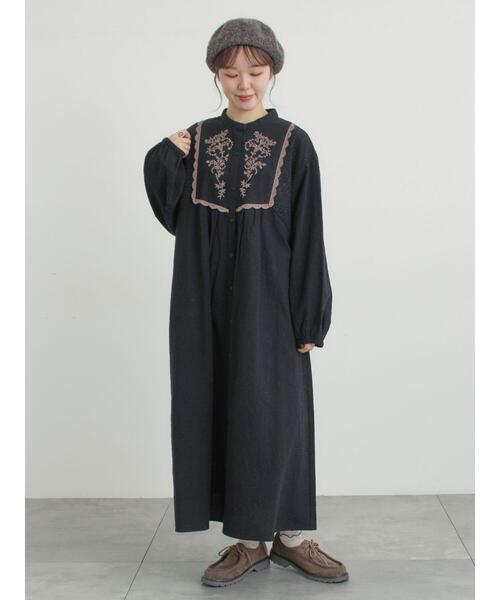 セール】【S/Mサイズ】切替配色刺繍ワンピース（ワンピース）｜Samansa