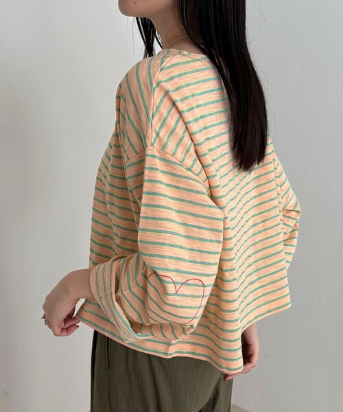 fredy emue(フレディエミュ)の「【人気商品の新型】ボーダーハートステッチルーズロンTシャツ(Tシャツ/カットソー・レディース・ホワイト系その他/ブラック系その他/ピンク系その他/イエロー系その他・38)」の3枚目の写真