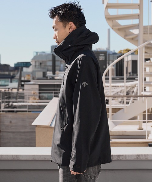 DESCENTE ALLTERRAIN（デサント　オルテライン）の「DESCENTE ALLTERRAIN/デサントオルテライン HARD SHELL JACKET "CREAS" デュアルベンチレーションシステム クレアス シェルジャケット 2026年春夏（ブルゾン・メンズ・ブラック・M/L/O）」の14枚目の写真