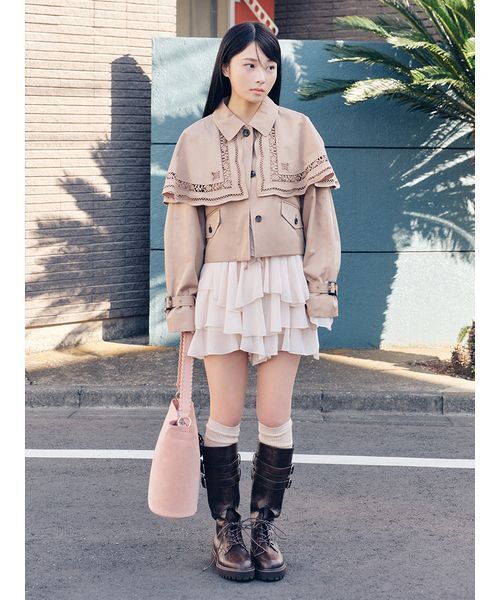 LILY BROWN（リリーブラウン）の「2wayエンブロイダリーケープコート（ピーコート・レディース・アイボリー/ネイビー/ベージュ・F）」の7枚目の写真