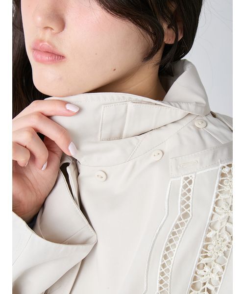 LILY BROWN（リリーブラウン）の「2wayエンブロイダリーケープコート（ピーコート・レディース・アイボリー/ネイビー/ベージュ・F）」の14枚目の写真