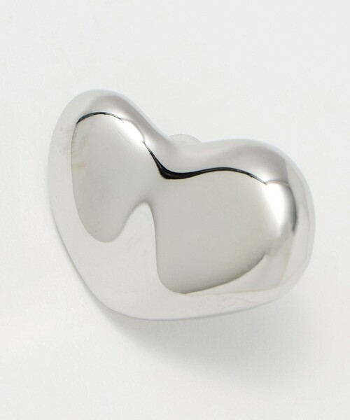 UNITED ARROWS（ユナイテッドアローズ）の「デフォームドハート イヤリング（イヤリング・レディース・ゴールド/シルバー・FREE）」の11枚目の写真