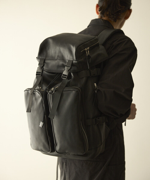 Firsthand(ファーストハンド)の「Firsthand/ファーストハンド Leather Backpack L / レザーバックパック / 牛革 / 撥水レザー(バックパック/リュック・メンズ・ブラック・ONE SIZE)」の22枚目の写真