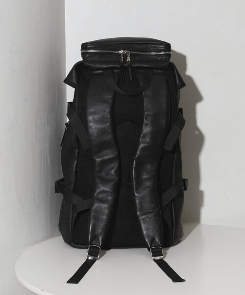 Firsthand(ファーストハンド)の「Firsthand/ファーストハンド Leather Backpack L / レザーバックパック / 牛革 / 撥水レザー(バックパック/リュック・メンズ・ブラック・ONE SIZE)」の3枚目の写真