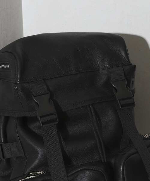Firsthand(ファーストハンド)の「Firsthand/ファーストハンド Leather Backpack L / レザーバックパック / 牛革 / 撥水レザー(バックパック/リュック・メンズ・ブラック・ONE SIZE)」の5枚目の写真