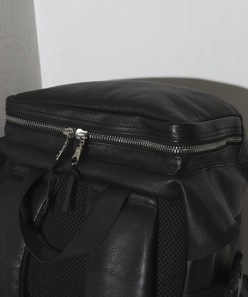 Firsthand(ファーストハンド)の「Firsthand/ファーストハンド Leather Backpack L / レザーバックパック / 牛革 / 撥水レザー(バックパック/リュック・メンズ・ブラック・ONE SIZE)」の6枚目の写真