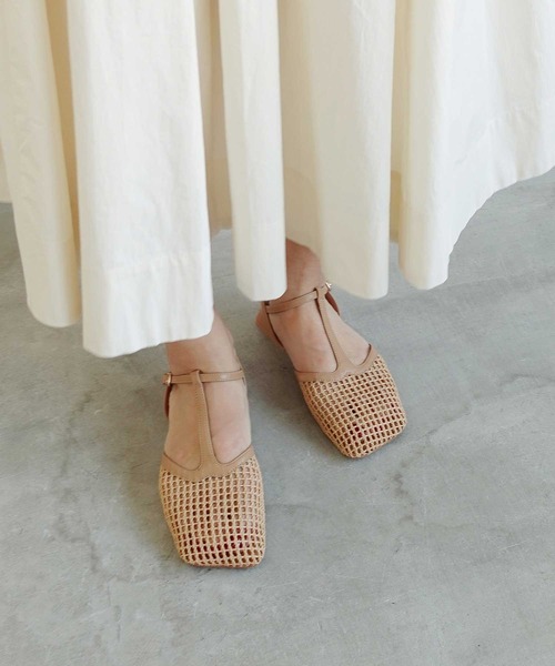 Daniella&GEMMA(ダニエラアンドジェマ)の「Tストラップメッシュサンダル(サンダル・レディース・ブラック/ベージュ・40/39/38/37/36)」の16枚目の写真