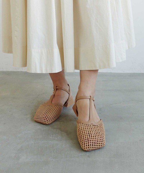 Daniella&GEMMA(ダニエラアンドジェマ)の「Tストラップメッシュサンダル(サンダル・レディース・ブラック/ベージュ・40/39/38/37/36)」の17枚目の写真