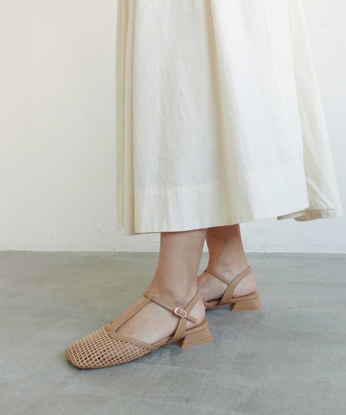 Daniella&GEMMA(ダニエラアンドジェマ)の「Tストラップメッシュサンダル(サンダル・レディース・ブラック/ベージュ・40/39/38/37/36)」の19枚目の写真