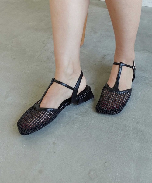 Daniella&GEMMA(ダニエラアンドジェマ)の「Tストラップメッシュサンダル(サンダル・レディース・ブラック/ベージュ・40/39/38/37/36)」の5枚目の写真