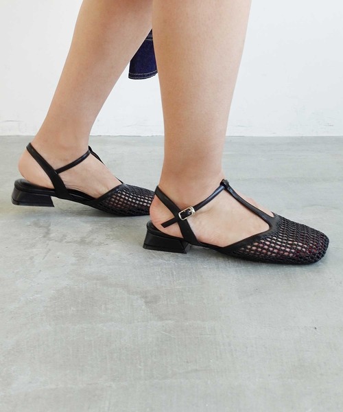 Daniella&GEMMA(ダニエラアンドジェマ)の「Tストラップメッシュサンダル(サンダル・レディース・ブラック/ベージュ・40/39/38/37/36)」の7枚目の写真