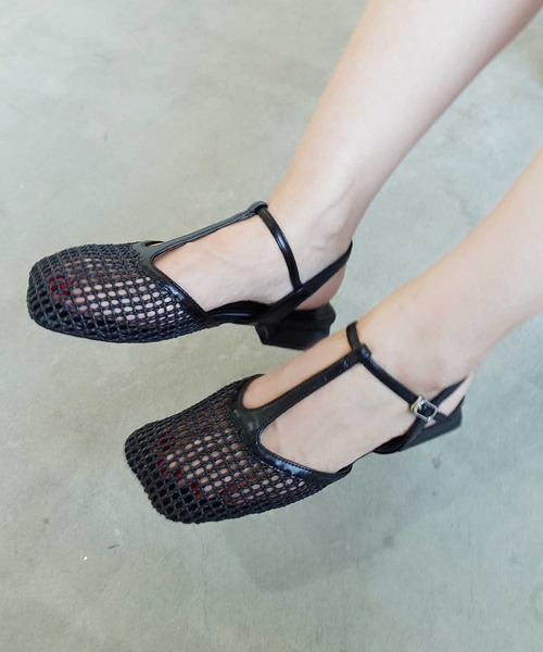 Daniella&GEMMA(ダニエラアンドジェマ)の「Tストラップメッシュサンダル(サンダル・レディース・ブラック/ベージュ・40/39/38/37/36)」の9枚目の写真