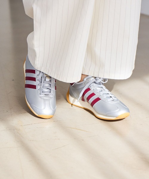 studio CLIP(スタディオクリップ)の「【adidas】RUNVISTA(スニーカー・レディース・ホワイト/その他2・LARGE/MEDIUM)」の1枚目の写真