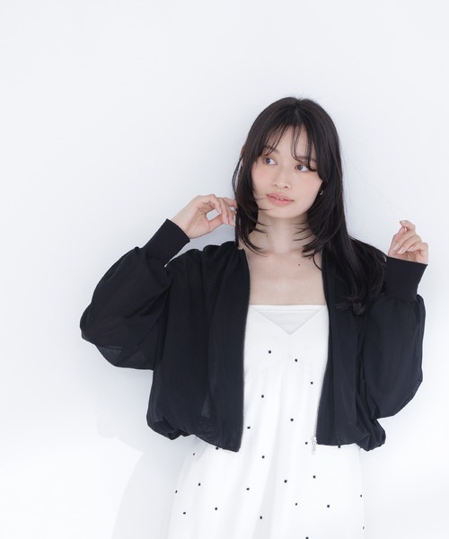 NATURAL BEAUTY BASIC（ナチュラルビューティーベーシック）の「◇エアリーギャザーブルゾン（ブルゾン・レディース・ブラウン/ブラック/オフホワイト・FREE）」の4枚目の写真