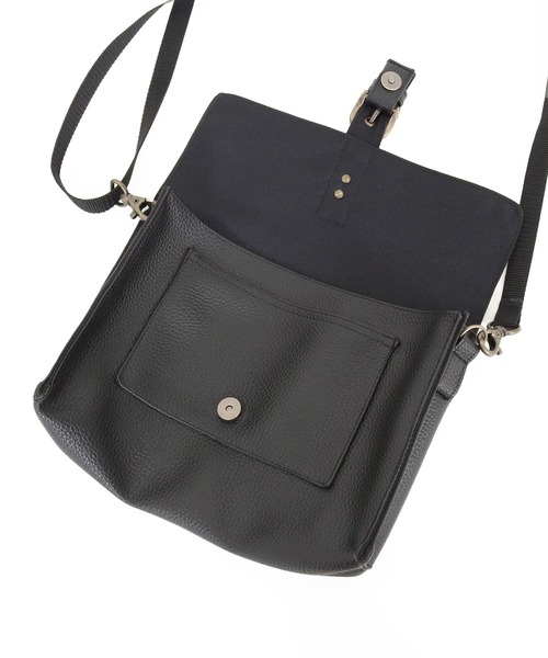 Magine(マージン)の「mko13478-Synthetic Leather Compact Flap Bag フラップバッグ(MGN-261-055)(ショルダーバッグ・メンズ・ブラック・FREE)」の16枚目の写真