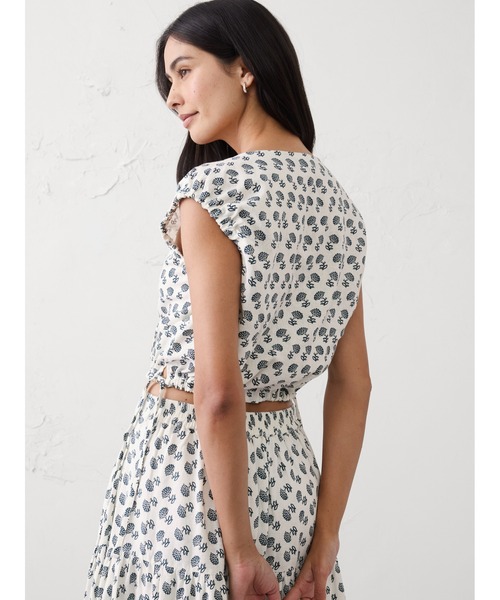BANANA REPUBLIC FACTORY STORE(バナナリパブリック ファクトリーストア)の「BANANA REPUBLIC FACTORY STORE リネンブレンド サイドタイ トップス(シャツ/ブラウス・レディース・ベージュ/ホワイト系その他・L/M/S/XS)」の7枚目の写真