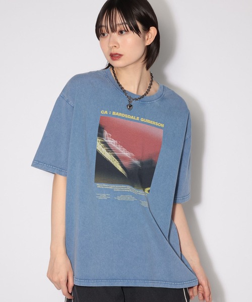 PAGEBOY（ページボーイ）の「ブラーフォトT（Tシャツ/カットソー・レディース・オフホワイト/チャコールグレー/ブルー・FREE/SMALL）」の3枚目の写真