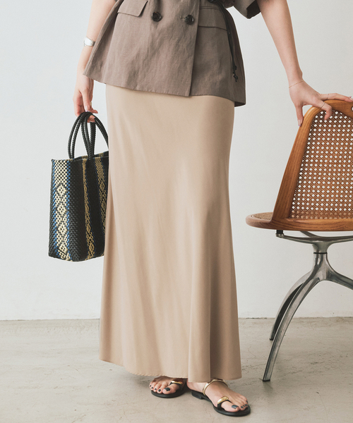 SLOBE IENA（スローブイエナ）の「《3サイズ展開/シリーズあり/追加》フィブリルマーメイドフレアスカート（スカート・レディース・ベージュ/ブラック系その他/ブラック・36/38/40）」の3枚目の写真