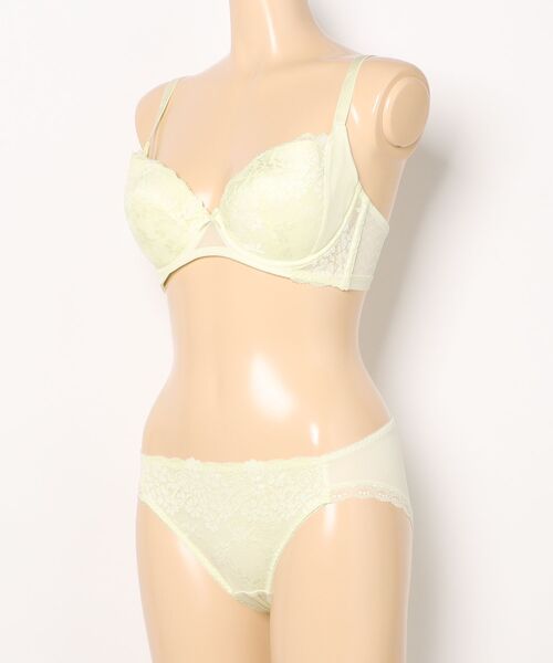 AMOSTYLE BY Triumph（アモスタイルバイトリンプ）の「きゅっと寄せブラ スウィンギングブーケ【E,F,Gカップ】 AMST1440 WHU2 + Hikini1 JX（ブラ&ショーツ・レディース・グリーン・E65M/E70M/F65M/F70M/G65M/G70M）」の3枚目の写真