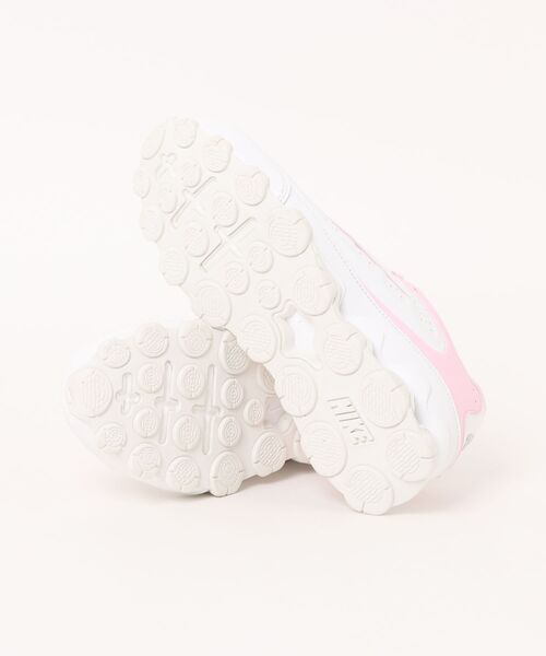 NIKE（ナイキ）の「《NIKE》ウィメンズ REAX 8 NSW SL（スニーカー・レディース・ブラック×ブラック/ホワイト×ピンク/ホワイト×シルバー/グレー系その他/ブラウン系その他・24.0cm/23.0cm/23.5cm/24.5cm/25.0cm/22.5cm）」の7枚目の写真