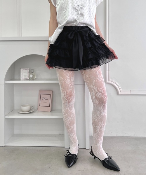 Loueme(ルエム)の「リボンフリルレイヤードミニスカート(スカート・レディース・ホワイト/ブラック・FREE)」の4枚目の写真