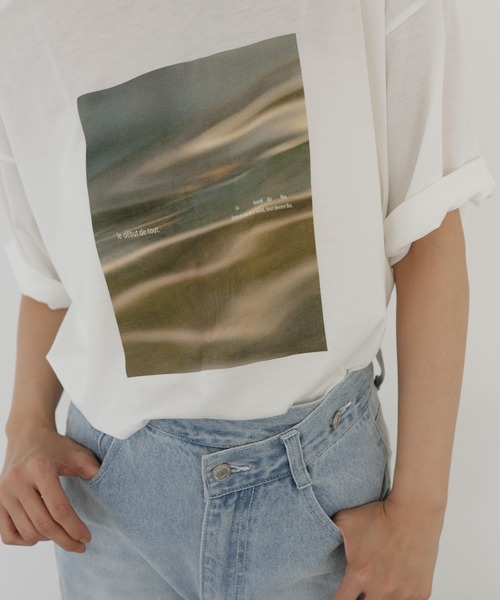 hellam(へラム)の「【接触冷感・UVカット】マーブルフォトTシャツ(Tシャツ/カットソー・レディース・ホワイト系2/ホワイト系1/ホワイト系3・FREE)」の2枚目の写真