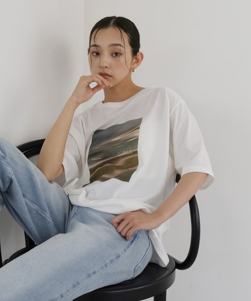 hellam(へラム)の「【接触冷感・UVカット】マーブルフォトTシャツ(Tシャツ/カットソー・レディース・ホワイト系2/ホワイト系1/ホワイト系3・FREE)」の4枚目の写真
