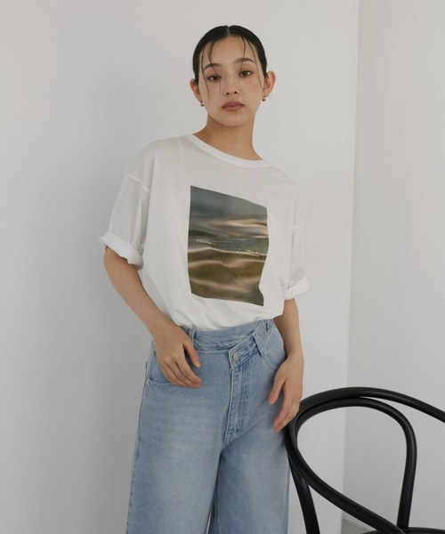 hellam(へラム)の「【接触冷感・UVカット】マーブルフォトTシャツ(Tシャツ/カットソー・レディース・ホワイト系2/ホワイト系1/ホワイト系3・FREE)」の5枚目の写真