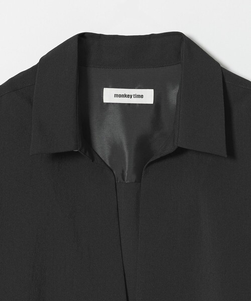 MONKEY TIME(モンキータイム)の「RENU TROシリーズ ディープ Vネック シャツ -セットアップ対応-(シャツ/ブラウス・メンズ・ブラック/ダークグレー・XL/L/M/S)」の4枚目の写真