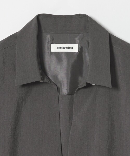 MONKEY TIME(モンキータイム)の「RENU TROシリーズ ディープ Vネック シャツ -セットアップ対応-(シャツ/ブラウス・メンズ・ブラック/ダークグレー・XL/L/M/S)」の8枚目の写真
