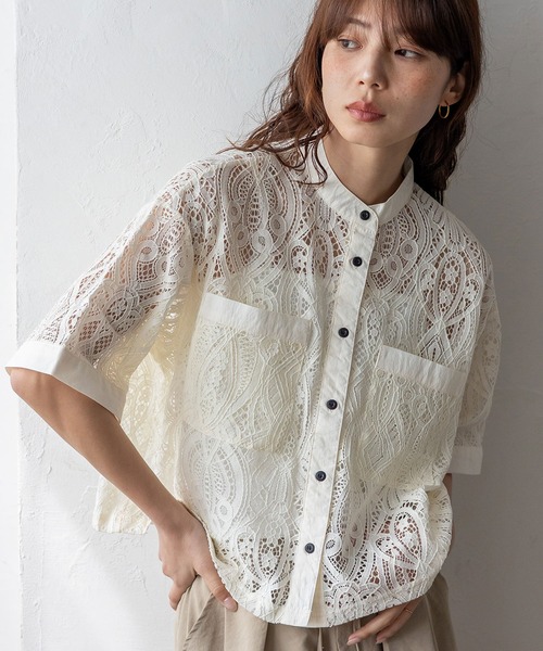 VitaFelice(ヴィータフェリーチェ)の「レースシアー半袖ルーズシャツ クロップド丈 バンドカラー 夏服(シャツ/ブラウス・レディース・ブラック/オフホワイト・FREE)」の19枚目の写真
